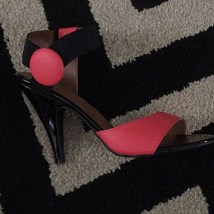 Catos cute as a button heels!!